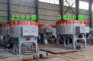 2500型與3500型粉碎機(jī)車間現(xiàn)場(chǎng)